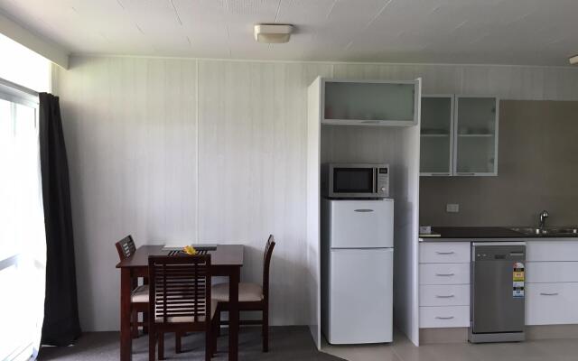 Hibiscus Crown Apartments
