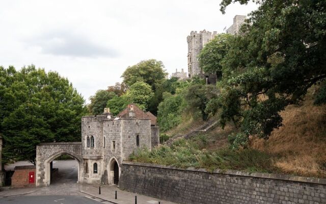 Windsor Castle Apartments