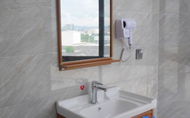 Zhuxing Hotel Apartment – Bathroom – Jieyang