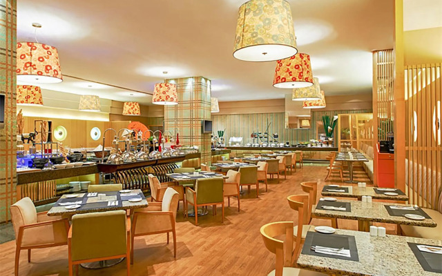 Four Points by Sheraton Shanghai, Daning