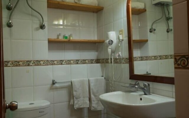 Marquez De Liz 1: Colonial Suite, Balcony, Havana