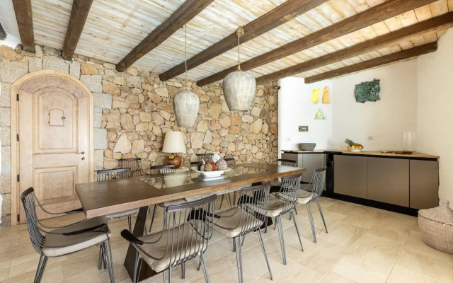 Luxe Cote Stay- Elegant Villa