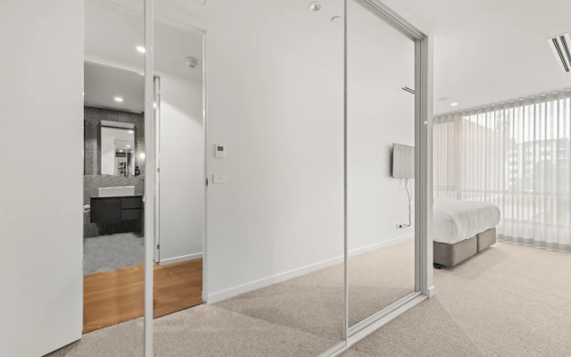 Stylish 2-bed in Braddon With Alfresco Dining – Guest Rooms – Braddon