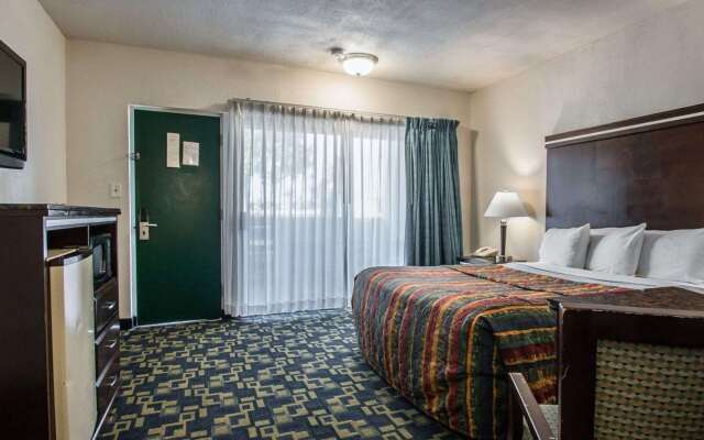 Motel 6 Oceanside, CA Marina / Camp Pendleton