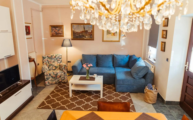 House Aurora - FREE Parking