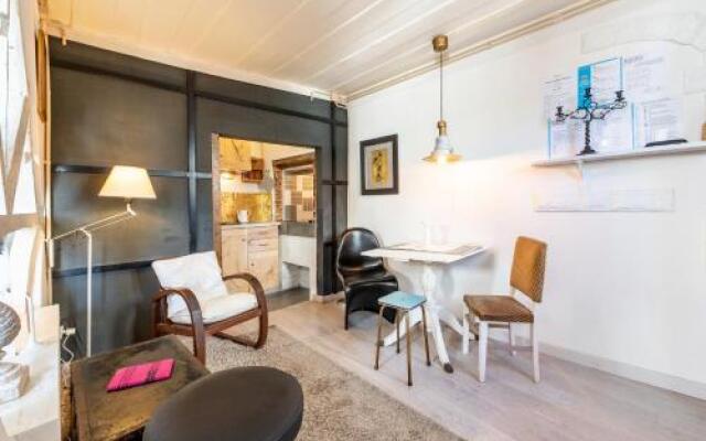 Bright Historical Apartment