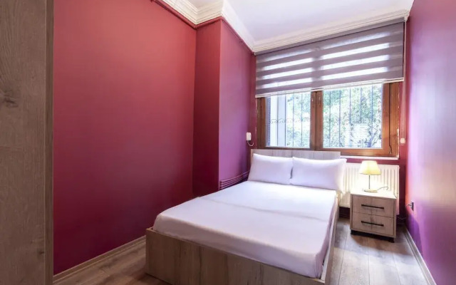 Charming Flat Near Kennedy Avenue in Fatih