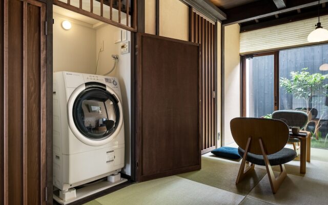 Yorozuha Machiya House