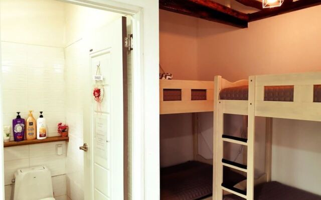 Guesthouse Party-Free Pub - Hostel