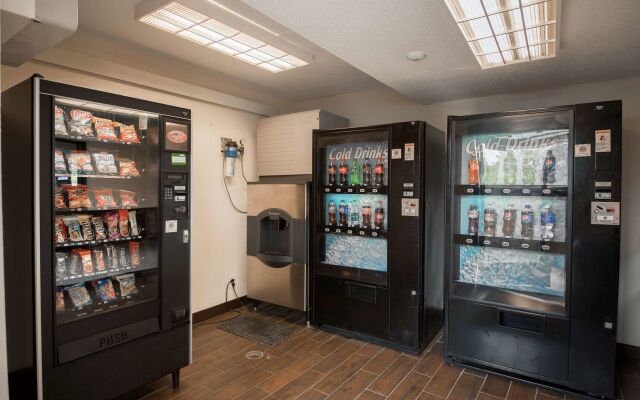 Red Roof Inn PLUS+ Chicago - Willowbrook