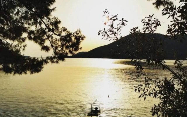 Seafront Charming Apartments Kosirina