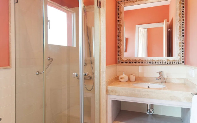 Vibrant Villa in San Bartolomé de Tirajana With Swimming Pool