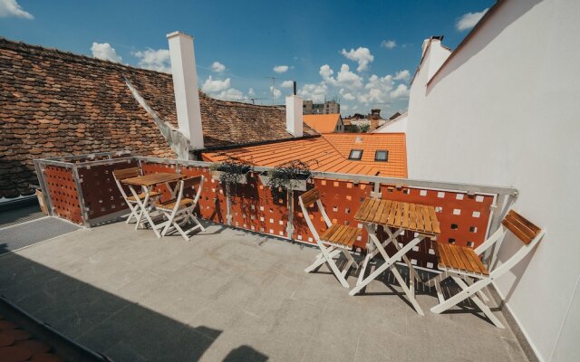 YellowBoot Aparthotel