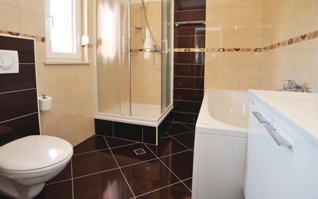 Awesome Home in Pakostane With Wifi and 5 Bedrooms