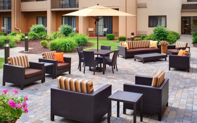 Courtyard Detroit Dearborn