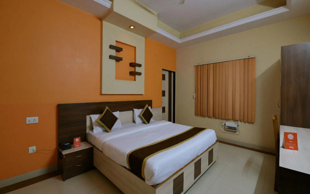 OYO 11923 Hotel Rajdhani Palace