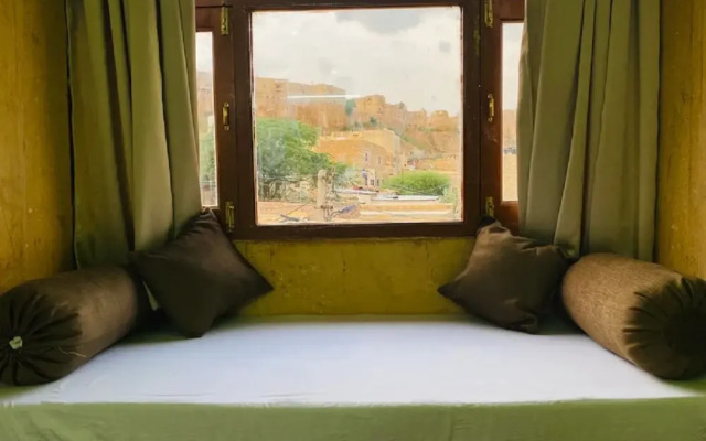 Goroomgo Deep Mahal Safari Jaisalmer