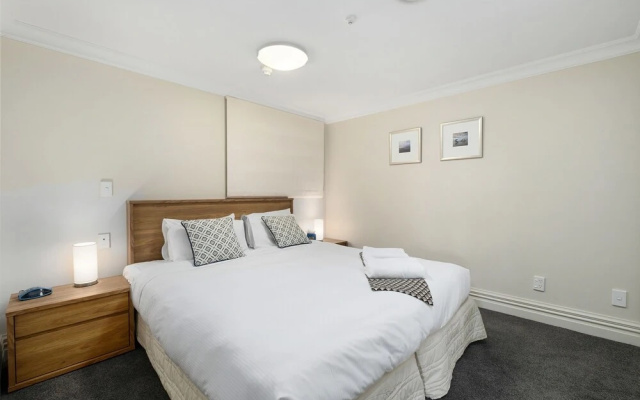 Lakefront Luxury at 912 The Beacon 2 Bed