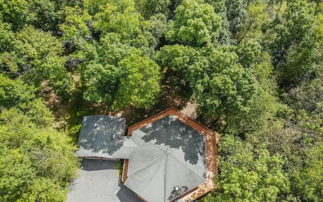 Cozy Cabin 4 Bedroom House