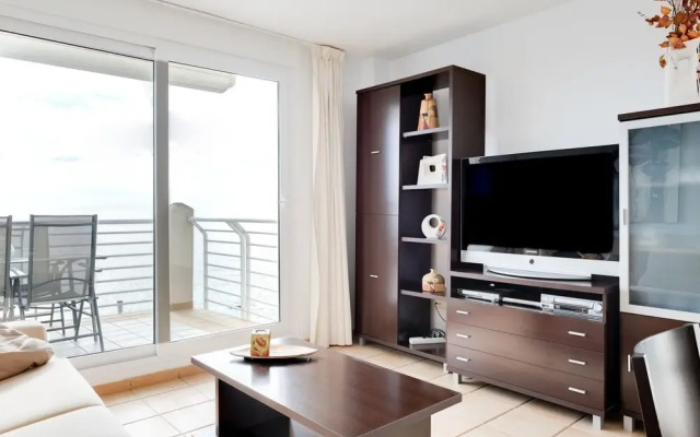 Quaint Apartment close to the Seabeach