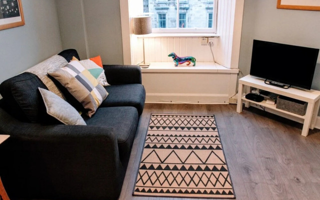 1 Bedroom Apartment In Edinburghs New Town