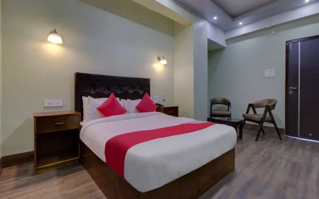 OYO 19563 Infinity Inn