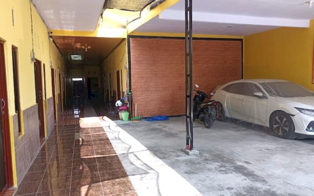 OYO Life 92920 Rumah Kost Azca