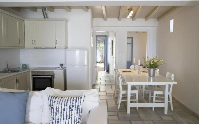 Beachfront 2br apartment - Free parking