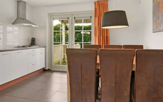 Bungalow by Water Near Rotterdam and Zeeland