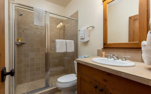 43 Thackwell 3 Bedroom Condo