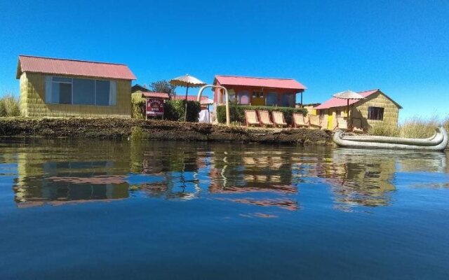 Uros Amaru Marka Lodge