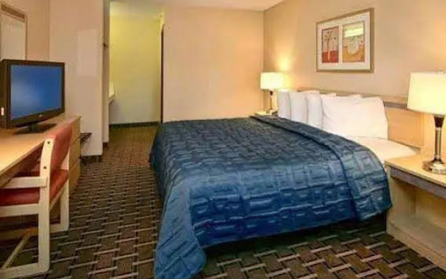 Quality Inn & Suites West Waterpark