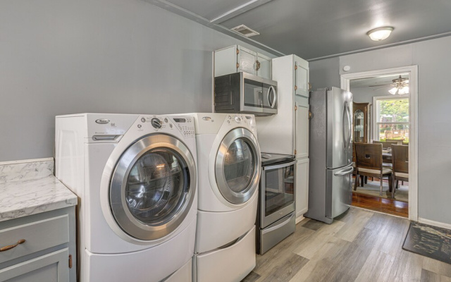 3 Mi to Downtown: Family-friendly Birmingham Home