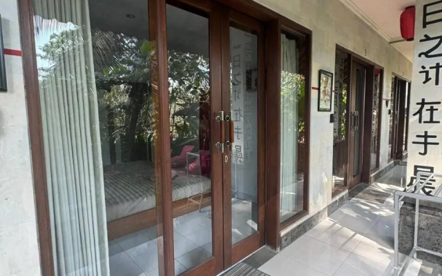 Uda Suite