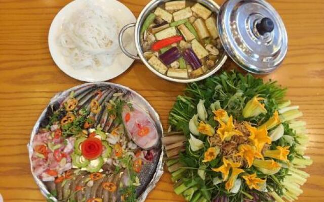Que Huong Hotel