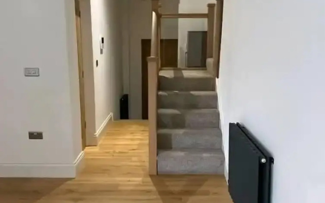 City Centre Duplex Sleeps 4 H55