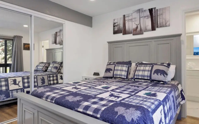 Blue JAY Getaway #2082