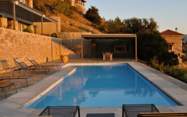 Elafivolia Arachova Suites