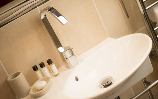 The Clarence Boutique Rooms