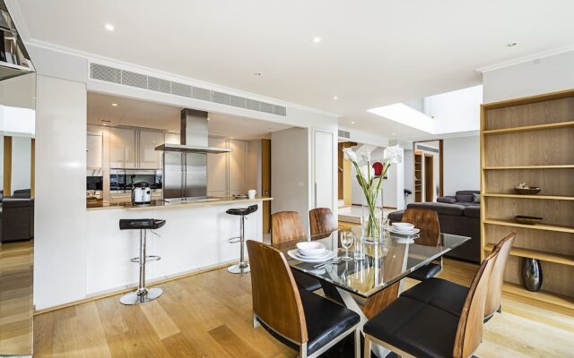 Stunning Spacious 3 Bed Apartment