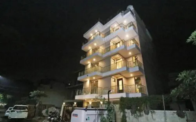 OYO Flagship 14542 Sector 46
