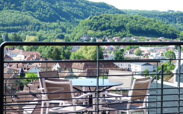 La Colline aux Yeux Doubs