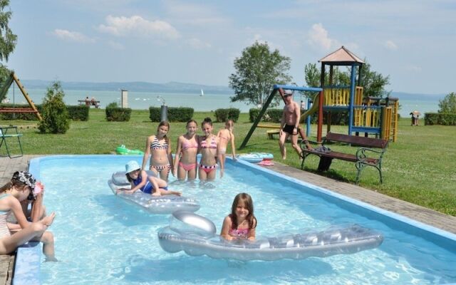 Balatontourist Vadvirág Kemping
