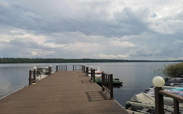 Дом на Oзерe Cухoдoльcкое