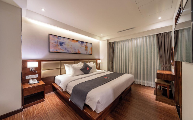 City Hotel 2