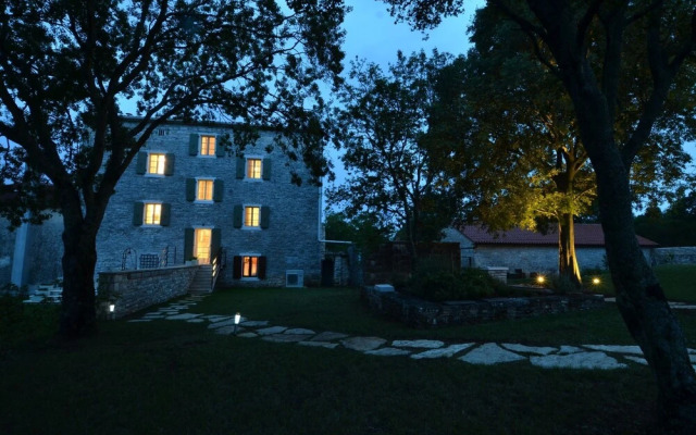 Tranquil Getaway With Shared Pool in Bale