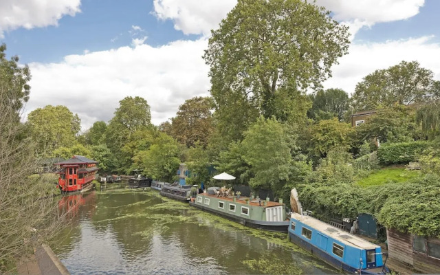 Bright Mezzanine Apartment Near Camden Lock