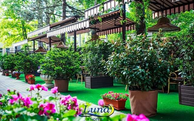 Luna Hotel