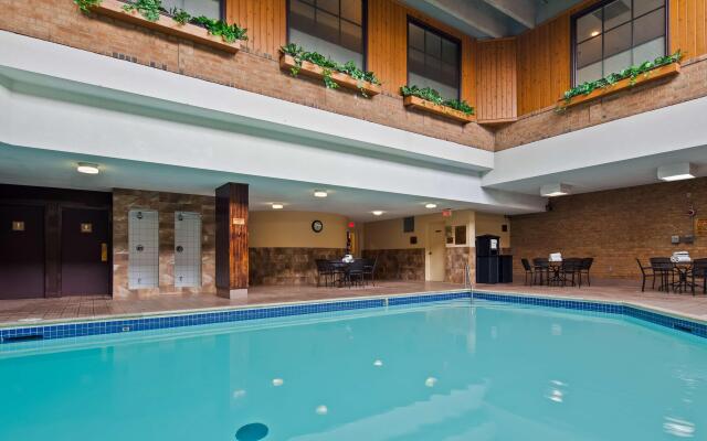 Best Western Plus Toronto Airport Hotel