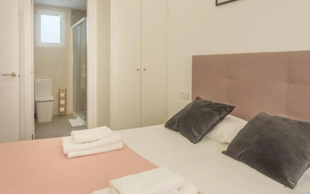 Modern Penthouse with Private Terrace